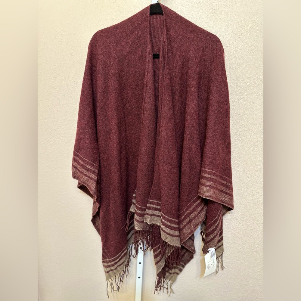 UNI QLO Women 2Way Stole, Wine